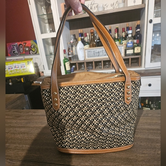 Eric Javits New York Tan and Black Woven Tote Bag - Picture 2 of 9